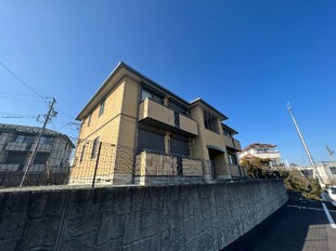 高松山レジデンスＣの物件外観写真